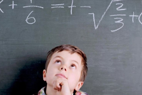 Thiên tài Einstein từng bị chê “trí nhớ kém”, đứa trẻ thông minh thường có những "tính cách kỳ quặc" này: Cha mẹ hãy chú ý quan sát dể giúp con phát triển tài năng