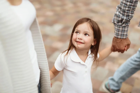 Nuôi dạy con mà không tránh được 8 "cạm bẫy" này, trẻ lớn lên EQ thấp và khó thành tài