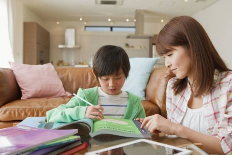 4 câu ngọt ngào cha mẹ thường nói với con nhưng thực chất cực kỳ ĐỘC HẠI, dùng quá nhiều sẽ hủy hoại tương lai trẻ