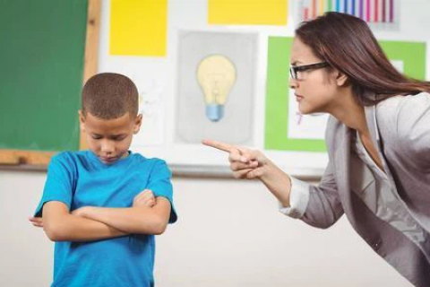 Giáo sư nghiên cứu tâm lý tội phạm vị thành niên khuyên phụ huynh nên nghiêm khắc thực hiện 6 "KHÔNG" với trẻ trước khi lên 6 tuổi