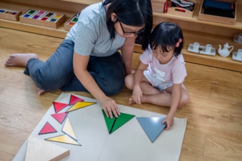 Khủng hoảng tuổi lên 03 của con và bài học cho ba mẹ