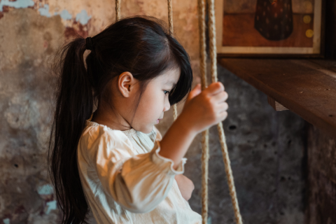 2 kiểu cha mẹ này rất dễ khiến con trở thành 'đối địch', kiểu thứ hai khá bất ngờ